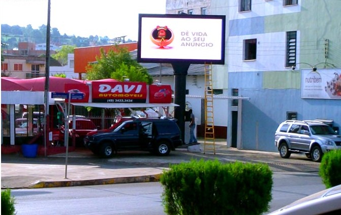 A single pillar outdoor adverting LED screen