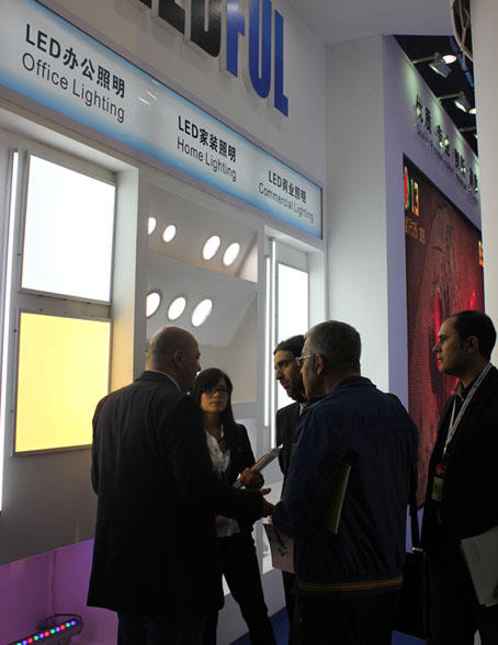  LED lighting are popular on exhibition