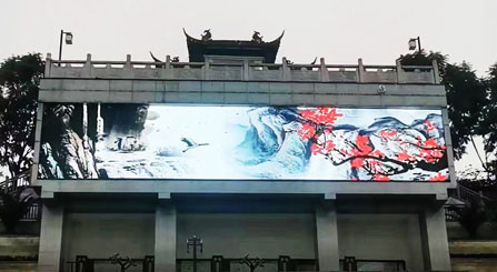 LEDFUL ST15-31 18x4m Outdoor Transparent LED Display Installation on Site