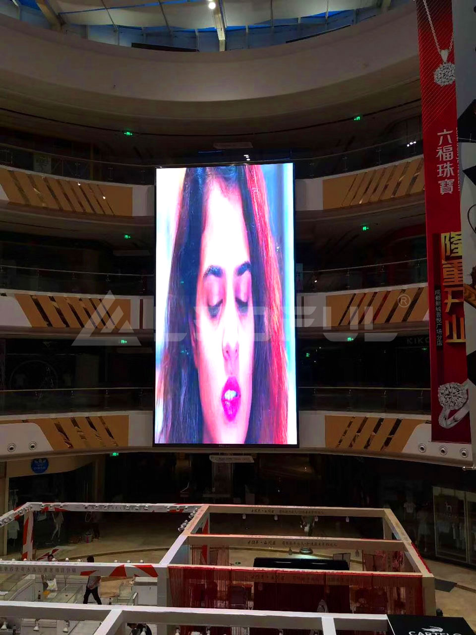 Shopping Mall Indoor Giant Transparent LED Screen