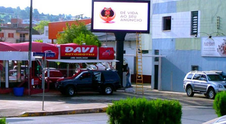 A Single Pillar Outdoor Adverting LED Screen