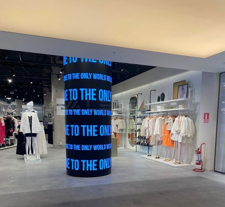 advertising-in-denmark-with-led-flex-column-screen2.jpg