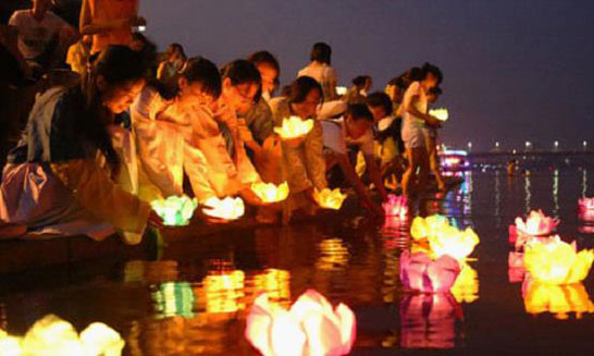 Happy Mid-Autumn Festival-2 Happy Mid-Autumn Festival-2