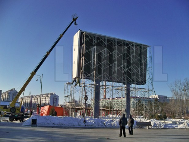 LED Display Wrapping/Enveloping Installation LED Display Wrapping/Enveloping Installation
