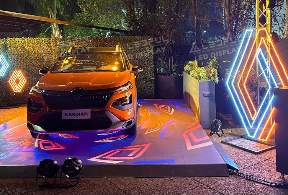 amazing-led-floor-screen-for-a-auto-show-in-uruguay1