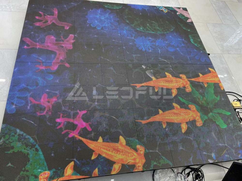 indoor-interactive-floor-led-display-for-retail-store-2