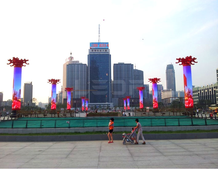 ledful-great-performance-outdoor-column-led-screen3