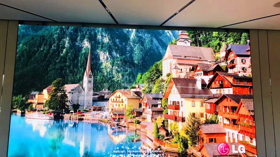 spain-high-definition-indoor-advertising-led-display-2