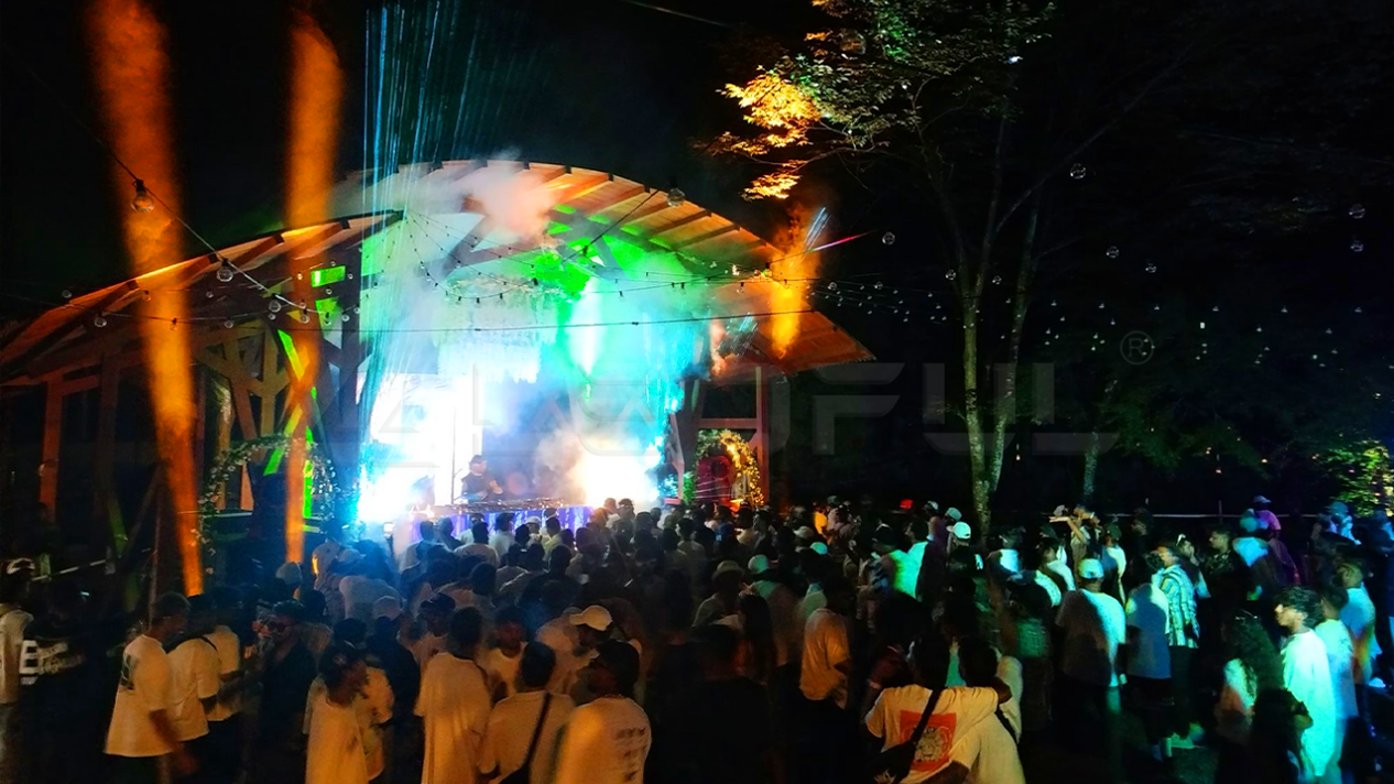 The DJ booth and door shape screen in Japan-3