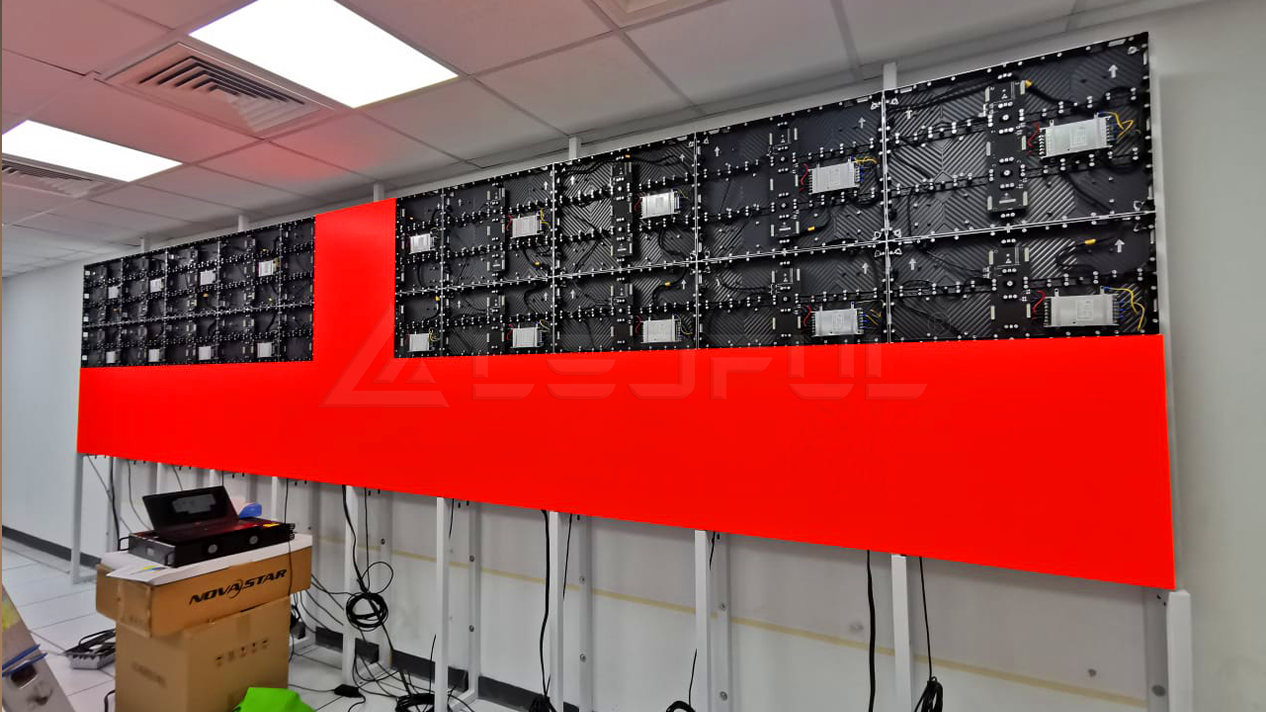 LEDFUL Indoor Fine Pitch LED Screen In Oman-4