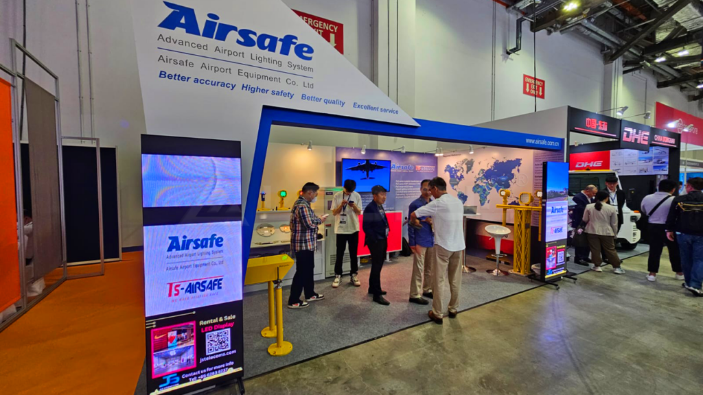 Excellent LPoster with 640x1920mm in Singapore-2