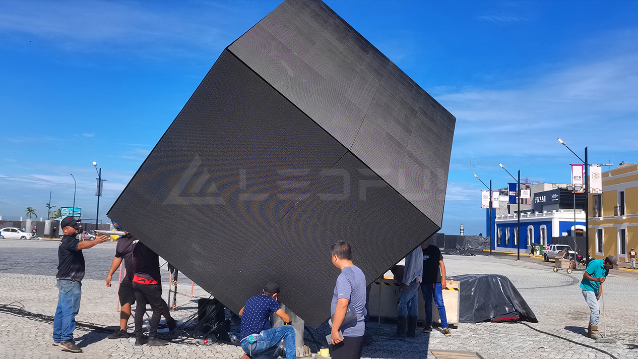 LEDFUL Outdoor Cube LED Screen In Venezuela-2