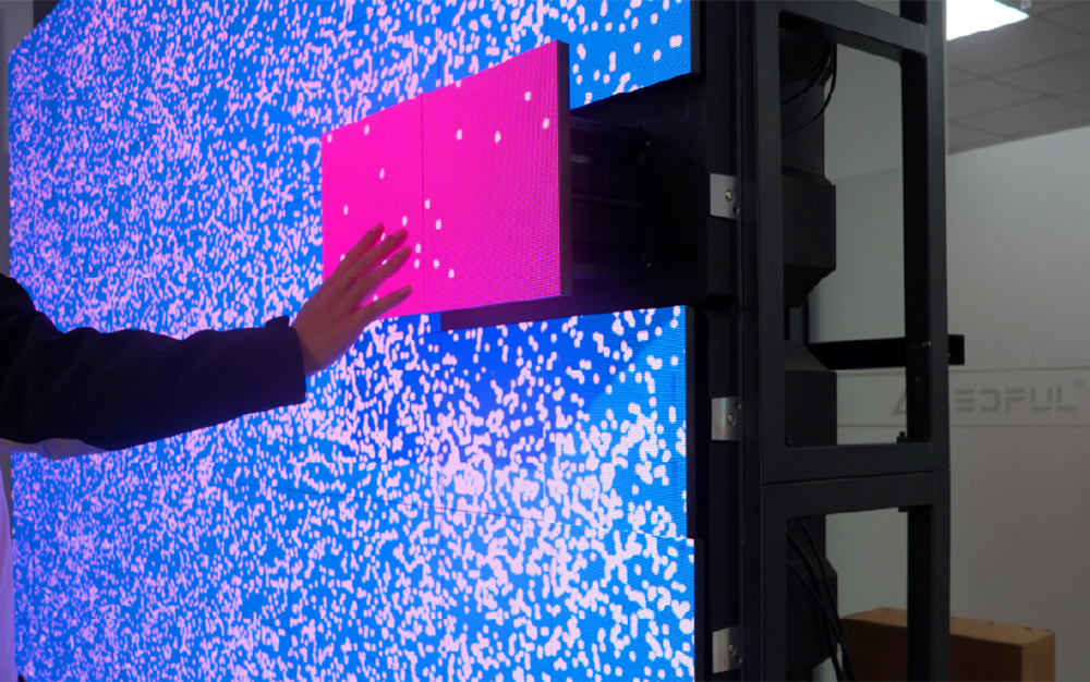 Kinetic-LED-Display -Interactive-Function